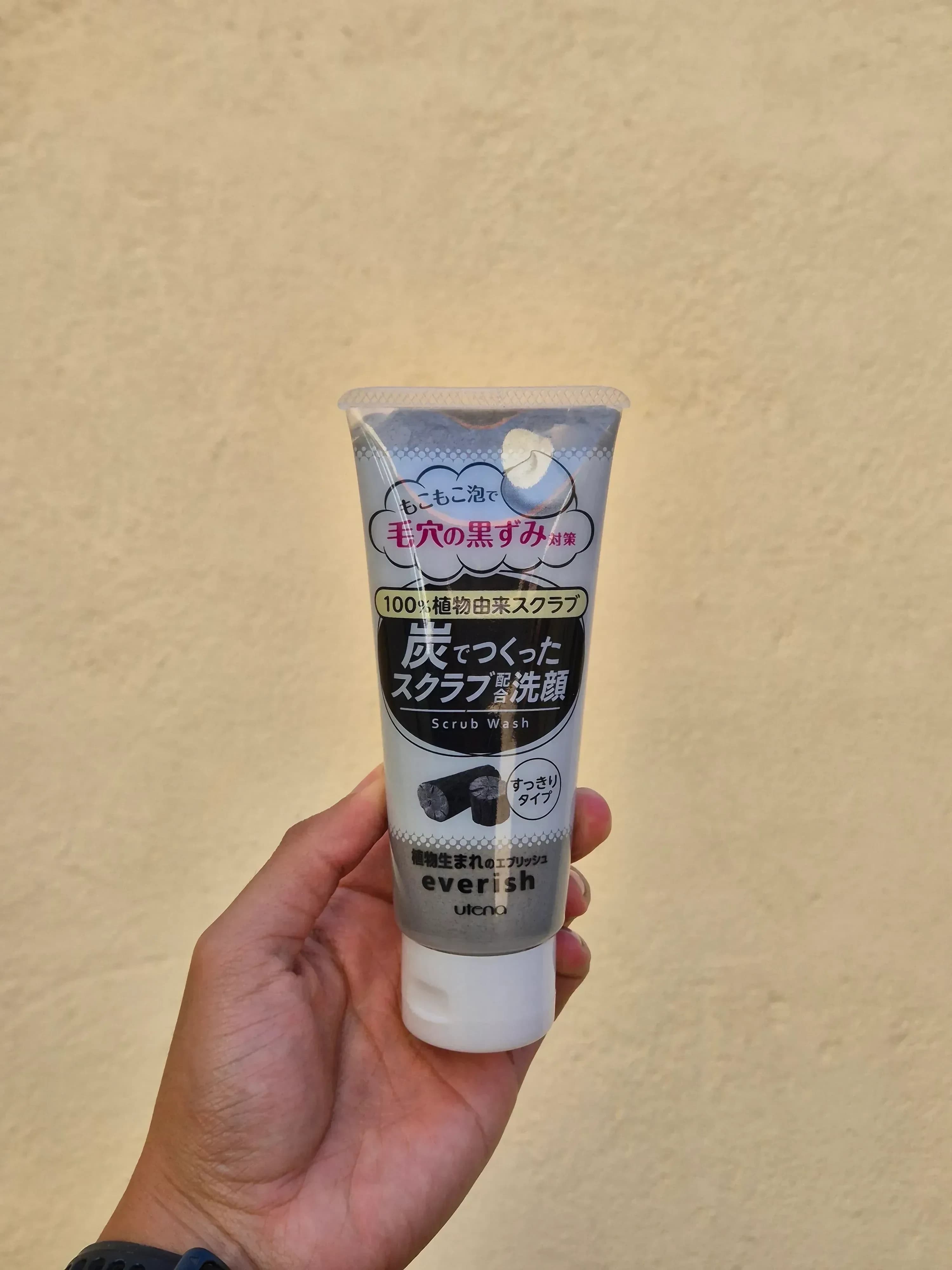 Everish Charcoal Scrub Wash