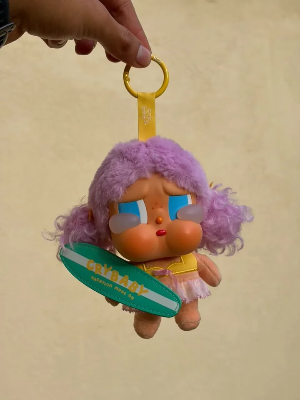 POP MART x CRYBABY · Sunset Concert Series (Vacation Mode On) Vinyl Plush Hanging Card / Llavero