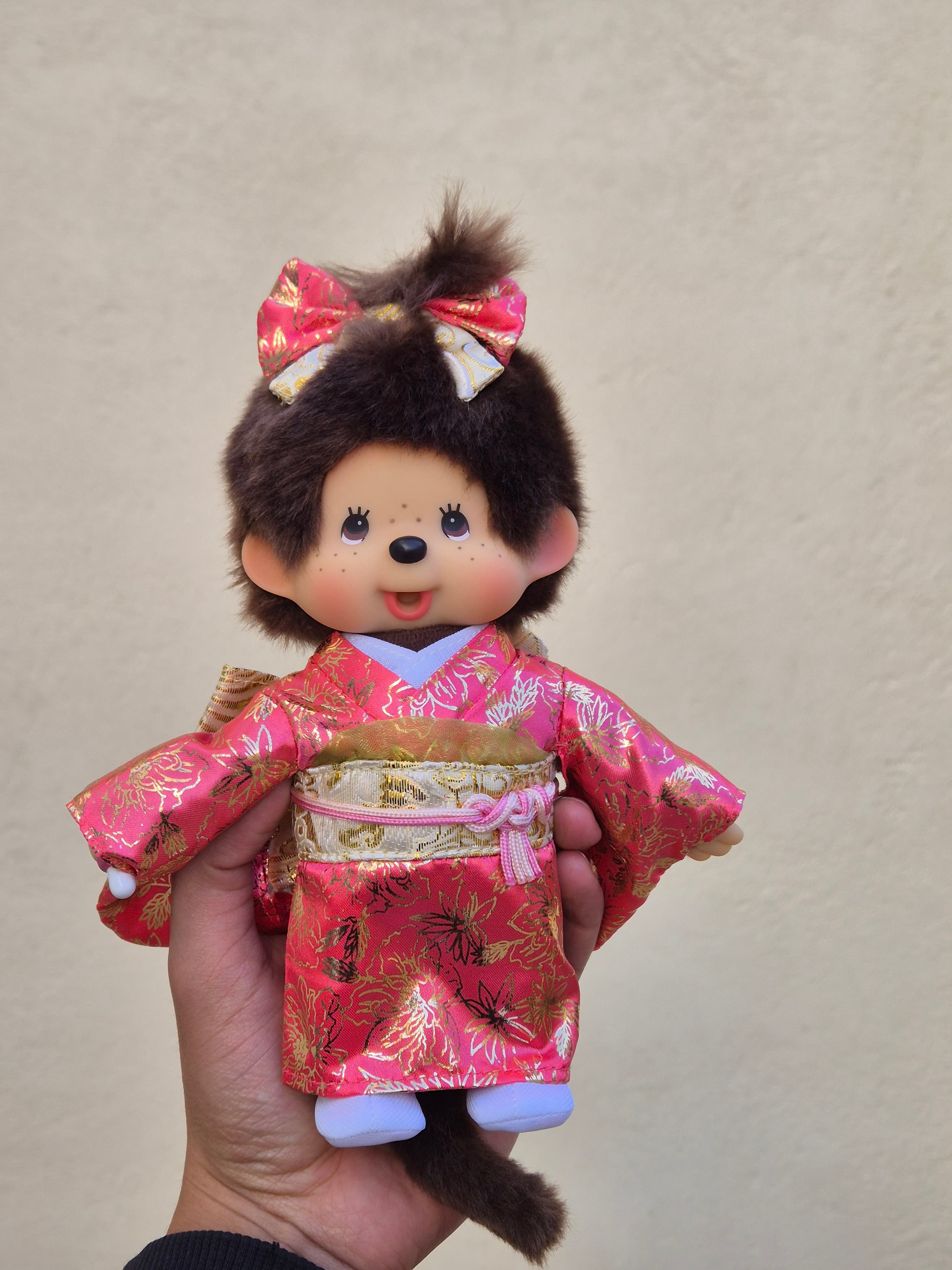 Muñeco Monchhichi con Kimono Tradicional Japonés